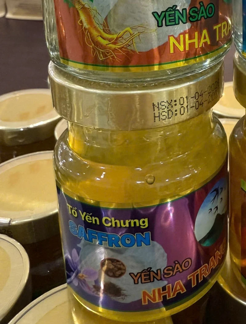 Tổ yến chưng saffron tại Quốc Bảo